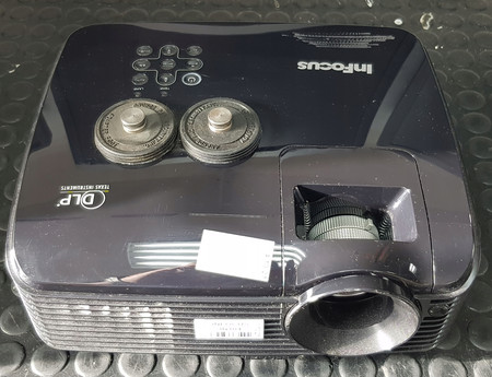 INFOCUS IN104 DLP VGA XGA