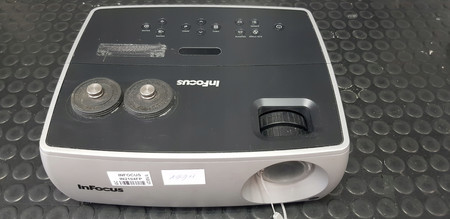INFOCUS IN2104 DLP VGA S-Video XGA